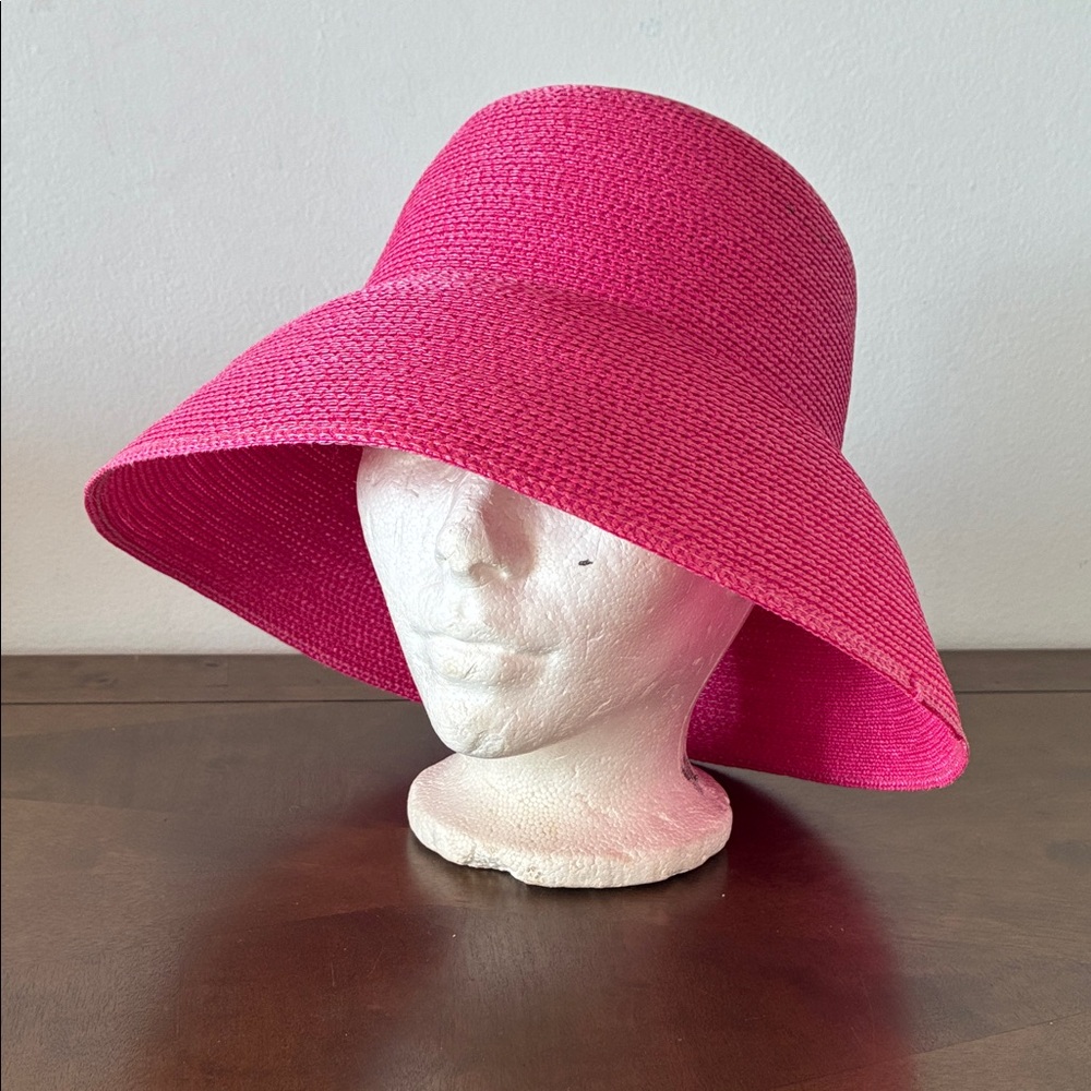 Vintage pink woven bucket hat